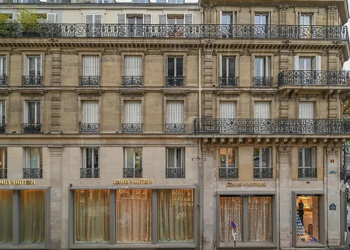 The place to be in Saint Germain des Près - Montana 2 Paris